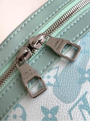 wholesale quality louis vuitton discovery m22519 light green