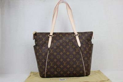 Louis Vuitton M56689 M