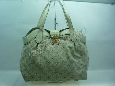 Louis Vuitton M93081 beige white