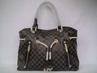 Louis Vuitton M91621 black